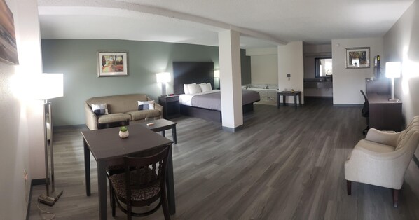 Premium bedding, in-room safe, laptop workspace, iron/ironing board