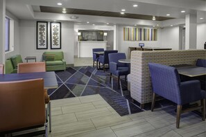 Free daily buffet breakfast  - Holiday Inn Express Sedona by IHG (Sedona)