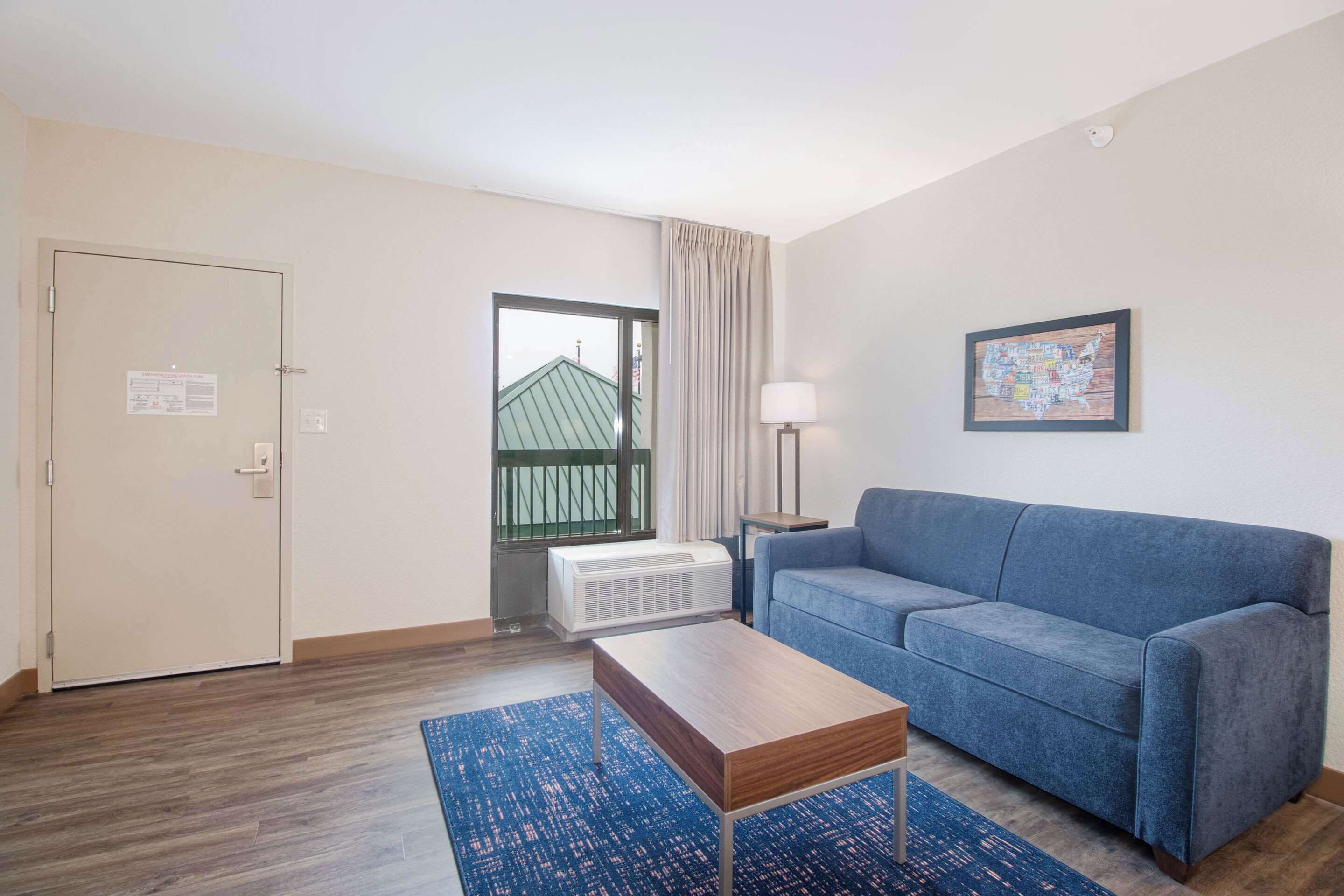 Suite, 1 cama de matrimonio grande con sofá cama, no fumadores | Escritorio, espacio para trabajar con un portátil, cortinas opacas