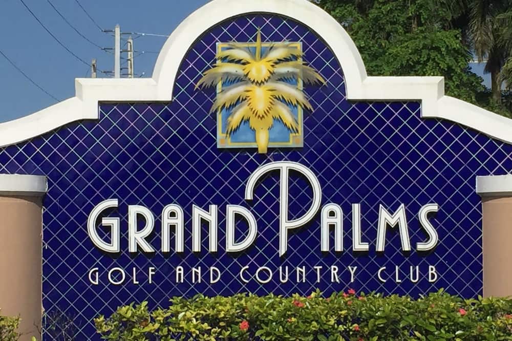 Grand Palms Spa & Golf Resort