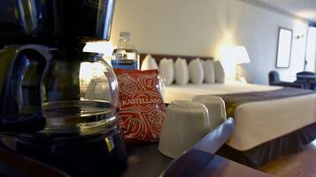 Tallelokero huoneessa, työpöytä