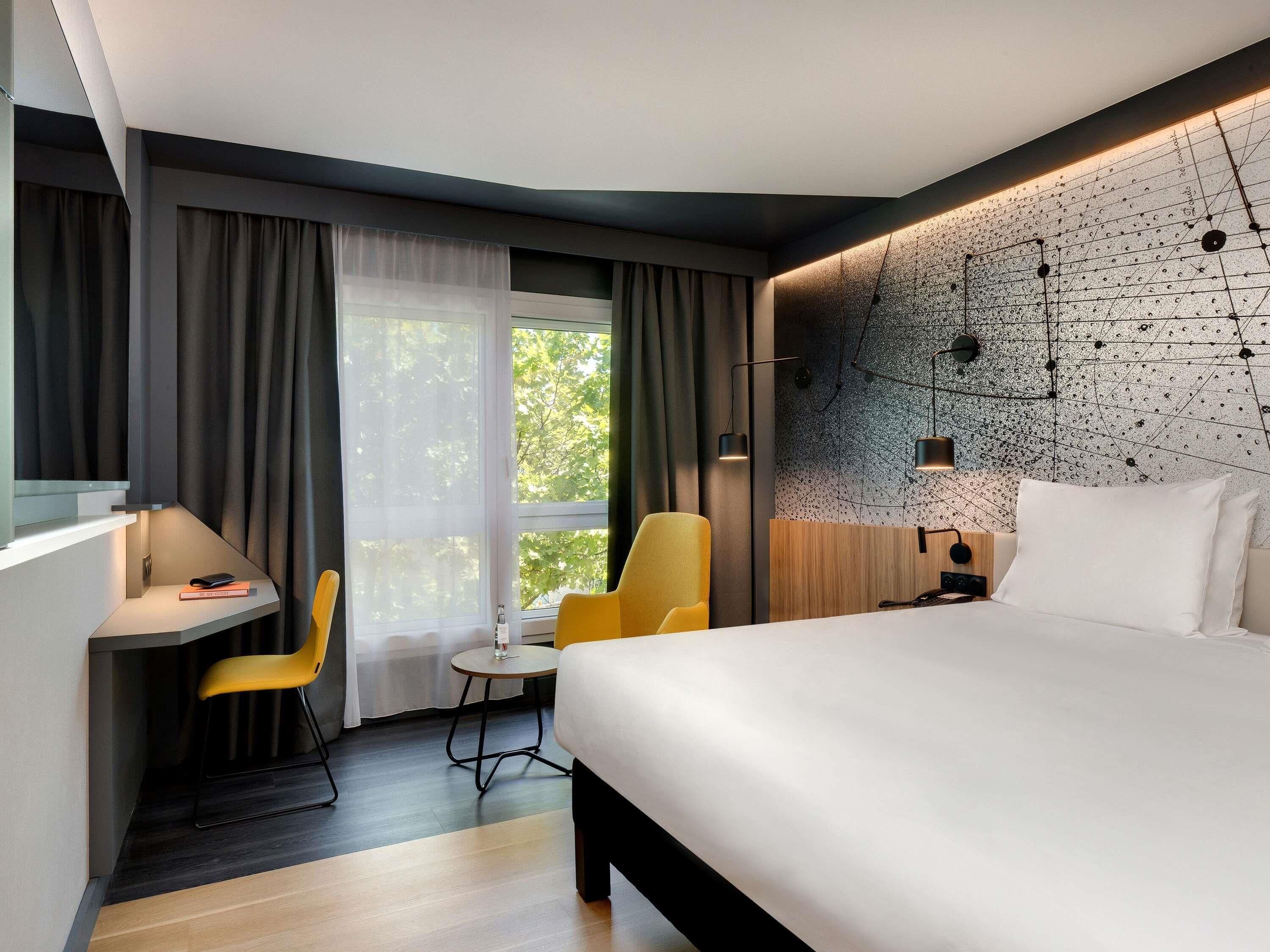 Standard-huone, 1 parisänky | Ylelliset vuodevaatteet, työpöytä, pimennysverhot, äänieristys