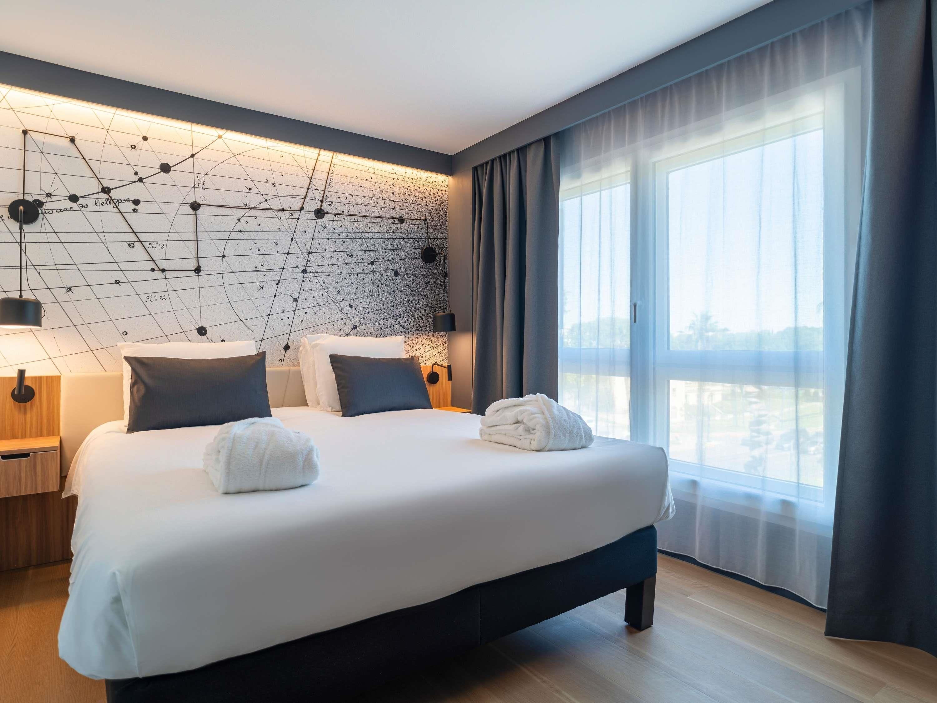 Privilege, Suite, 1 Double Bed with Sofa bed | Premium bedding, desk, blackout drapes, soundproofing