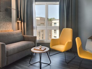 Privilege, 客房, 1 張標準雙人床及 1 張梳化床 | 高級寢具、書桌、遮光窗簾/窗簾、隔音