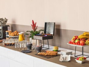 Se sirven desayunos y cenas, cocina francesa