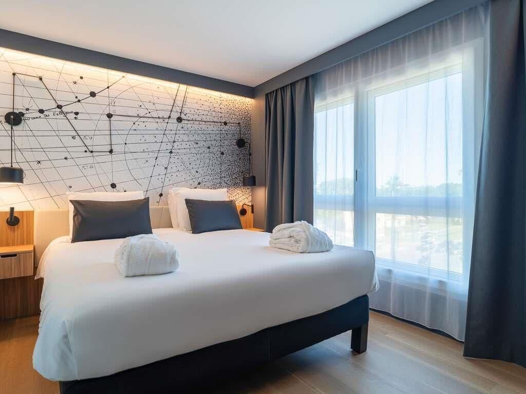 Privilege, ห้องสวีท, เตียงใหญ่ 1 เตียง และโซฟาเบด | เครื่องนอนระดับพรีเมียม, โต๊ะทำงาน, ผ้าม่านกันแสง, ห้องเก็บเสียง