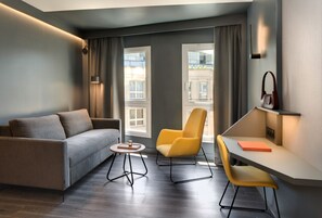 Privilege, Zimmer, 1 Doppelbett und Schlafsofa | Wohnbereich | Flachbildfernseher, Bücher, Pay-TV
