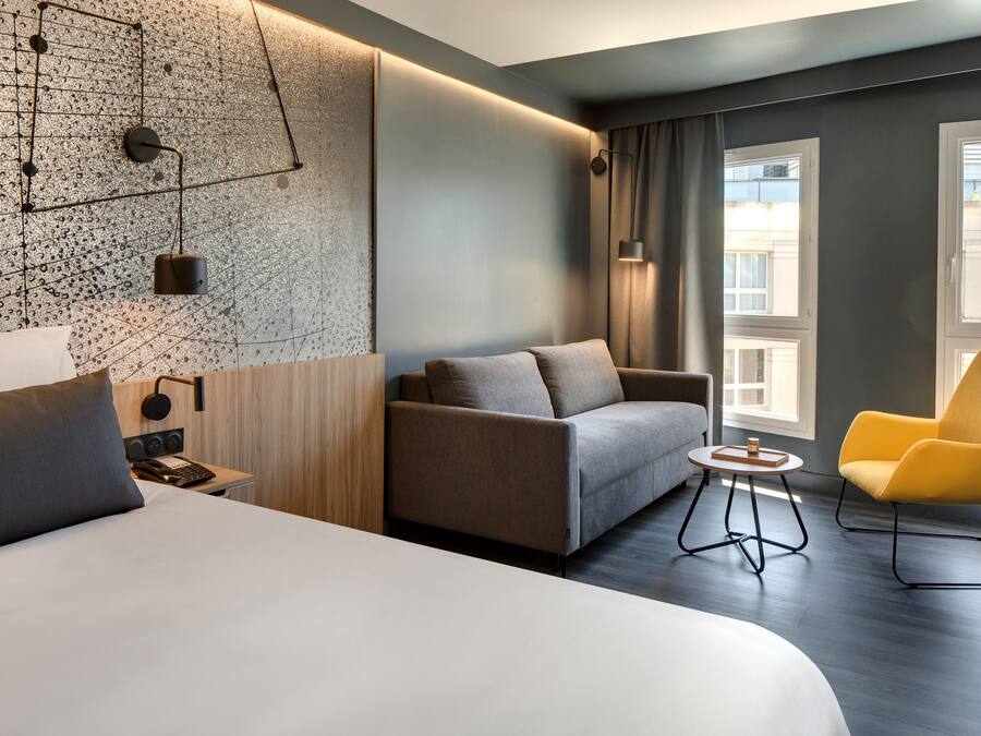 Privilege, Room, 1 Double Bed with Sofa bed | Premium bedding, desk, blackout drapes, soundproofing