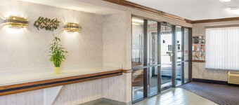 Days Inn by Wyndham Pontoon Beach