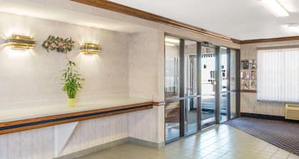Days Inn by Wyndham Pontoon Beach