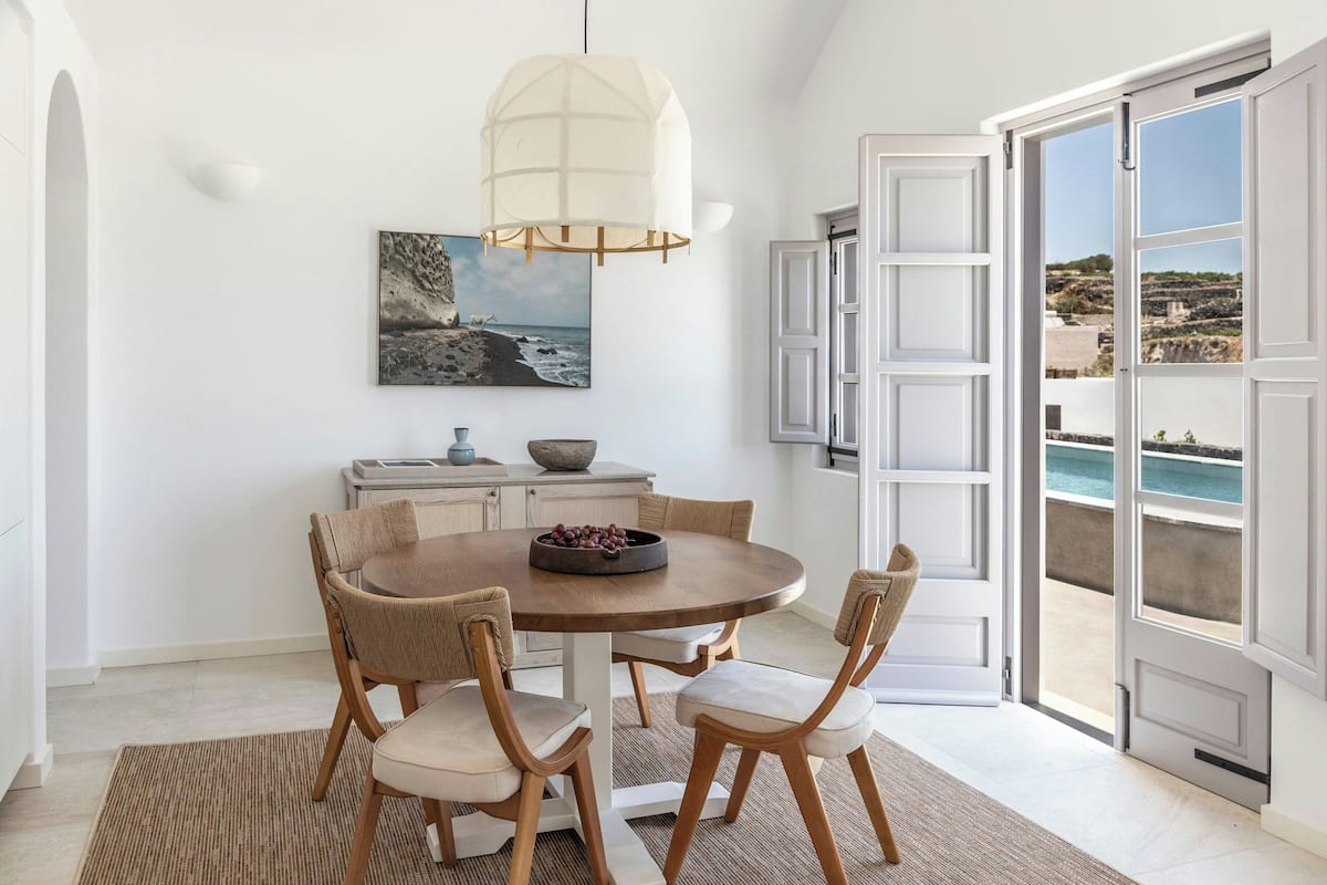 Corinthian Villa | 1 bedroom, hypo-allergenic bedding, minibar, in-room safe