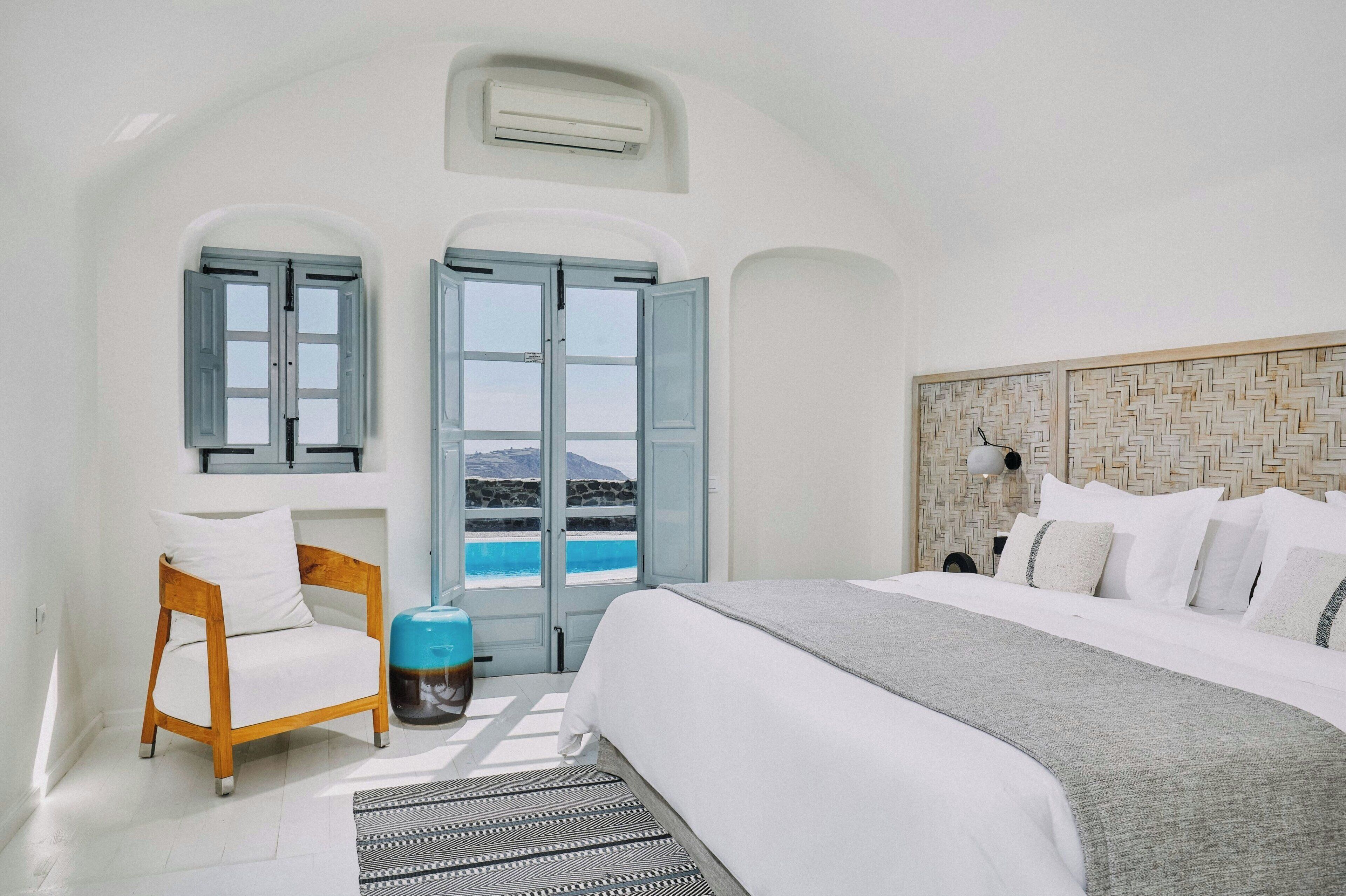  Olympian Villa | Hypo-allergenic bedding, minibar, in-room safe, desk