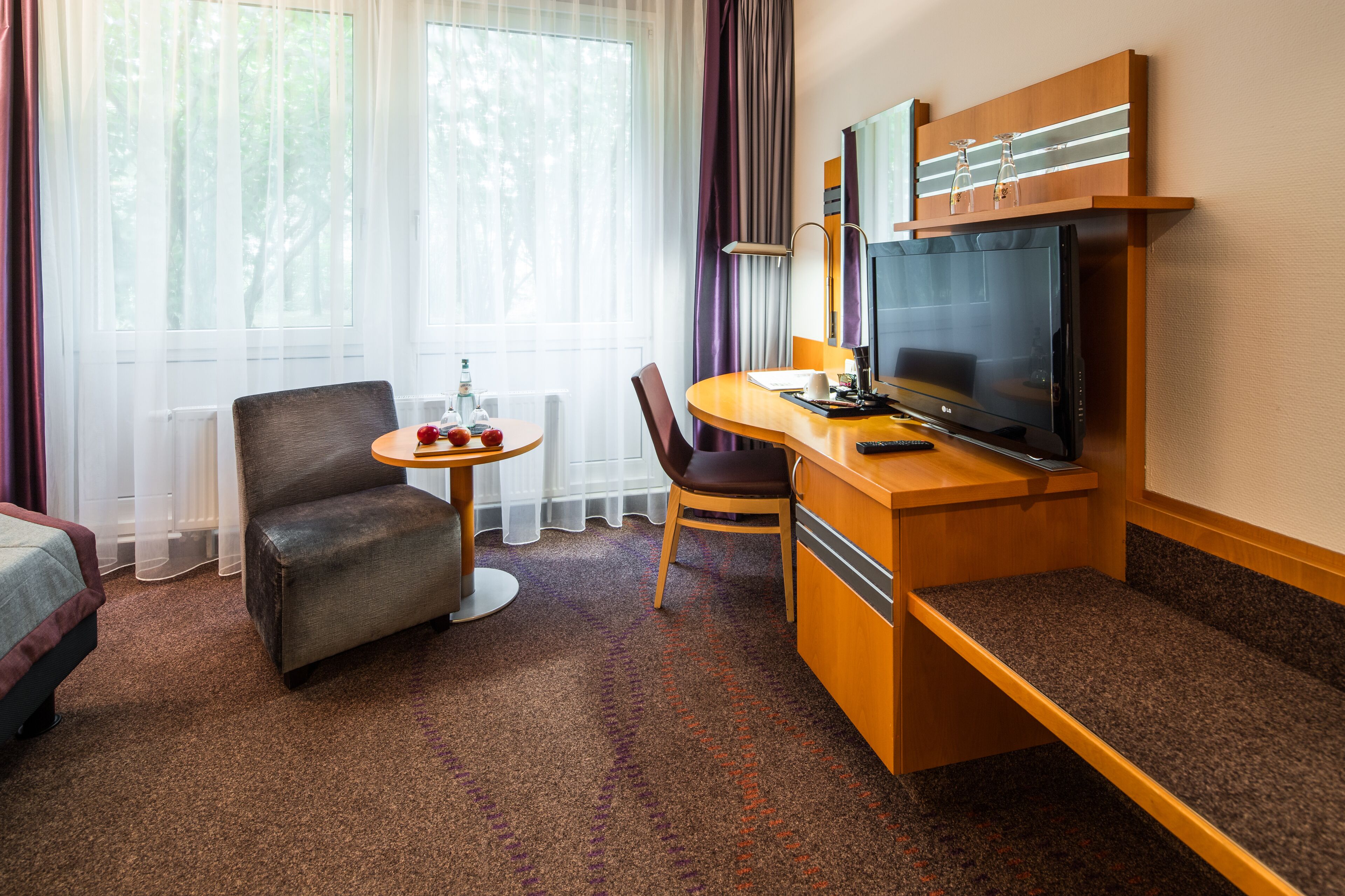 superior room, accessible (hearing accessible) | hypo-allergenic bedding, desk, blackout curtains, soundproofing