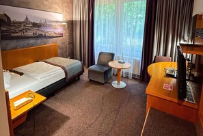 Superior Room, Accessible (Hearing Accessible) | 1 bedroom, hypo-allergenic bedding, desk, blackout curtains