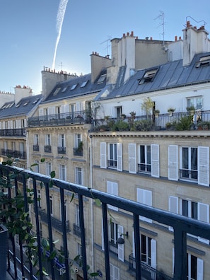 Superior Room, Balcony | 1 bedroom, premium bedding, in-room safe, individually decorated