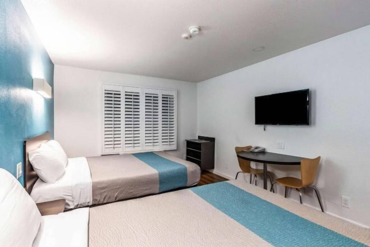WiFi (free), bed sheets