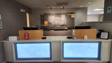 Concierge desk