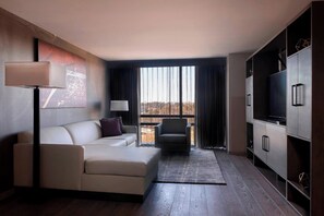 55-inch LCD TV with premium TV channels, TV, Netflix - Atlanta Marriott Northeast/Emory Area (Atlanta)