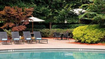 حمّام سباحة خارجي موسمي