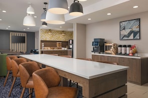 Breakfast area - City Express By Marriott Lafayette (Lafayette)