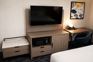 In-room safe, desk, iron/ironing board, free cribs/infant beds - City Express By Marriott Lafayette (Lafayette)