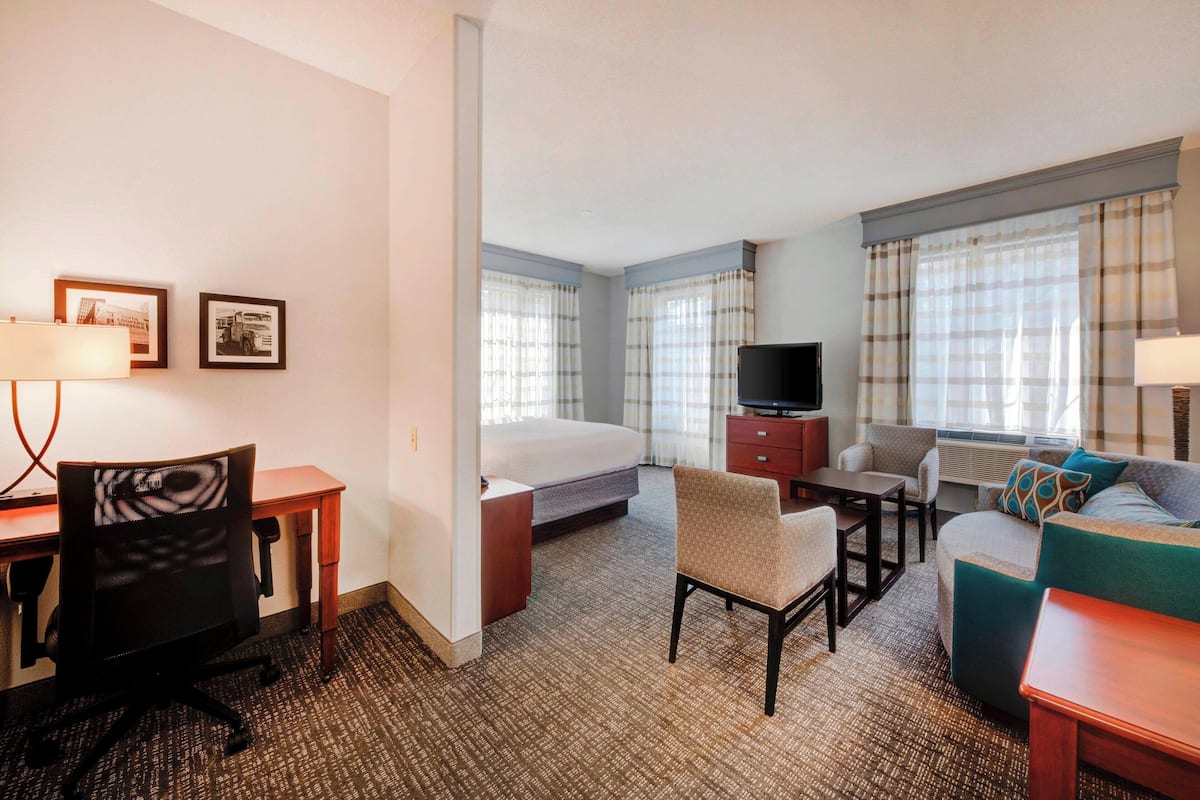 Executive Suite, 1 King Bed with Sofa bed, Non Smoking | Desk, iron/ironing board, free WiFi, bed sheets