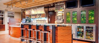 コートヤード バイ マリオット ローリー クラブツリー バレー 