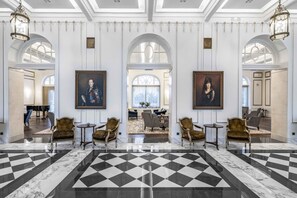 Sala de estar en el lobby