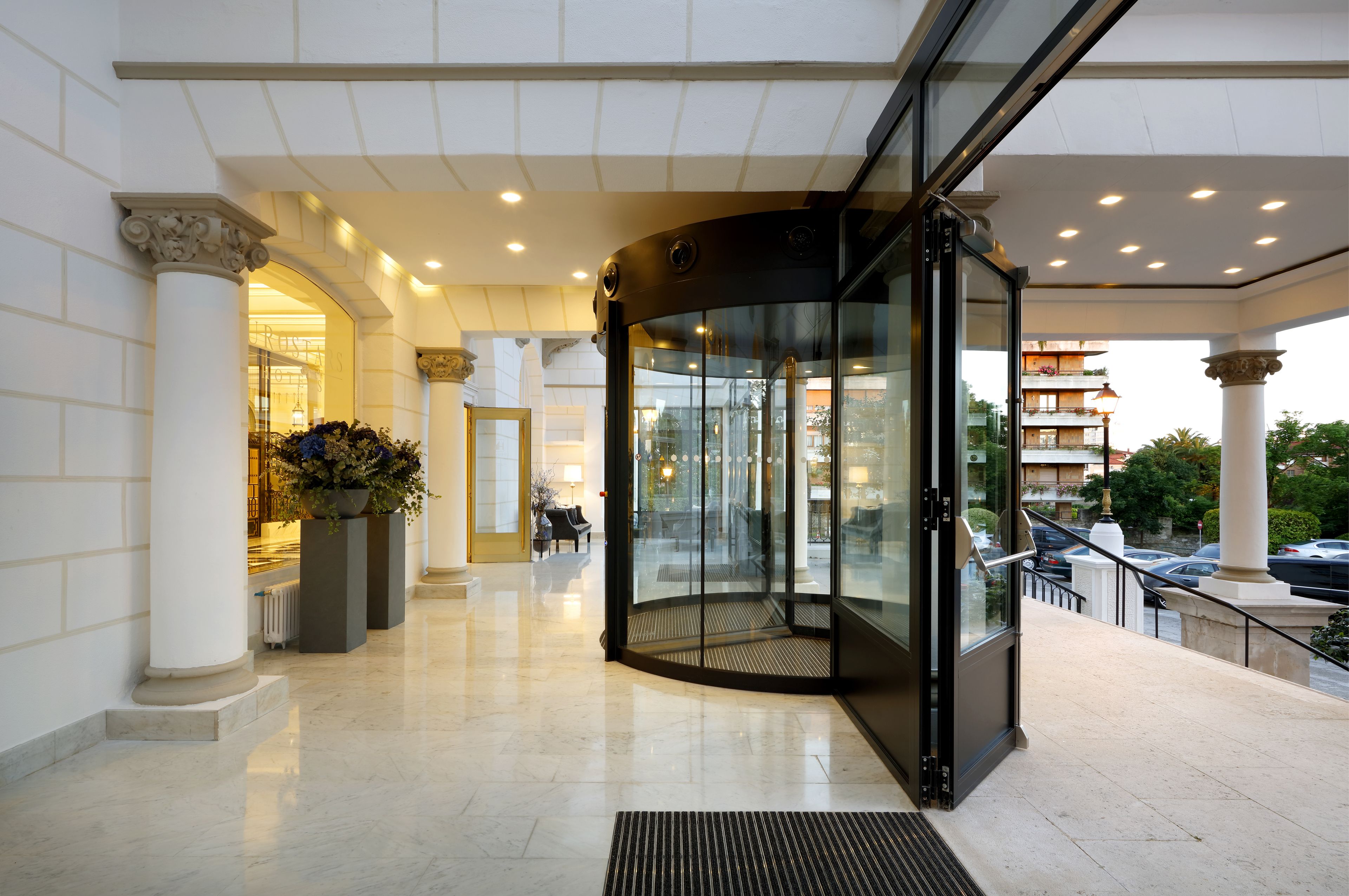 Photo - Eurostars Hotel Real