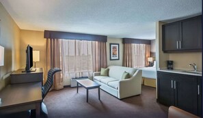 Suite, 1 Queen Bed with Sofa bed, Non Smoking