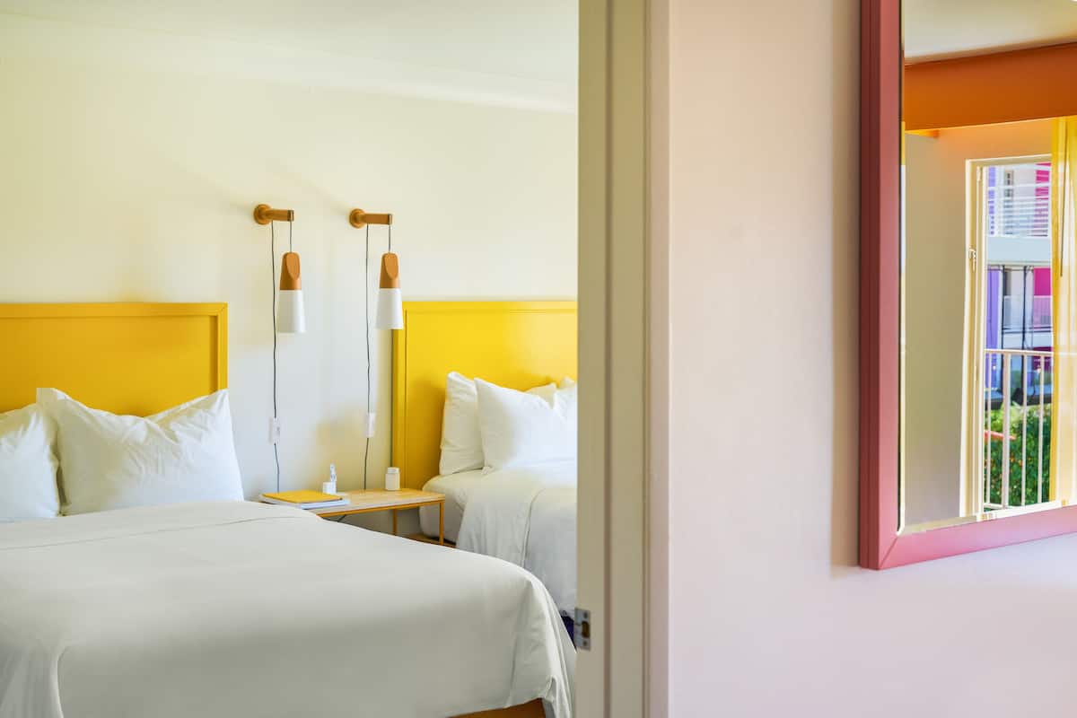 Hypo-allergenic bedding, minibar, in-room safe, desk