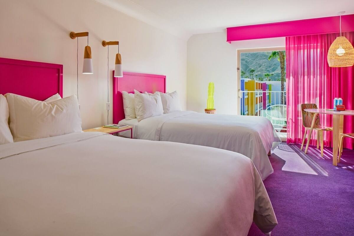 Hypo-allergenic bedding, minibar, in-room safe, desk