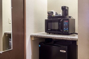 In-room safe, desk, iron/ironing board, free WiFi