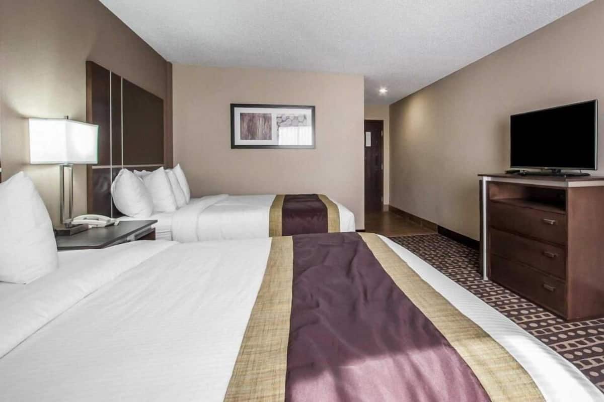 In-room safe, desk, iron/ironing board, free WiFi