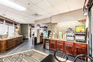 Free daily buffet breakfast - Quality Inn West Plains (West Plains)