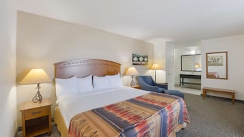 Strykejern/-brett, wi-fi (mot et tillegg) og sengetøy