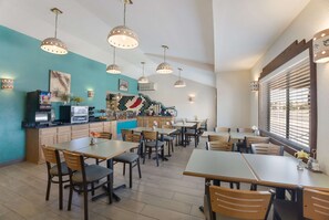 Tägliches inbegriffenes großes Frühstück