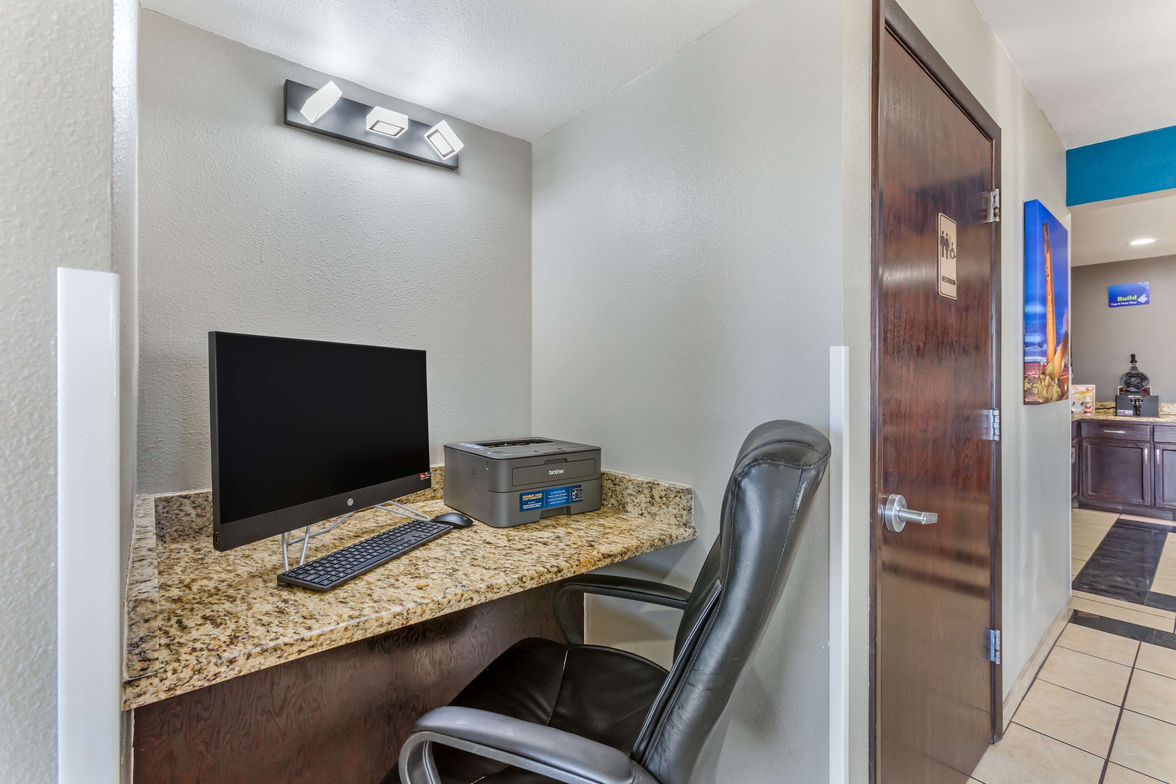 Photo - Best Western Sunland Park Inn