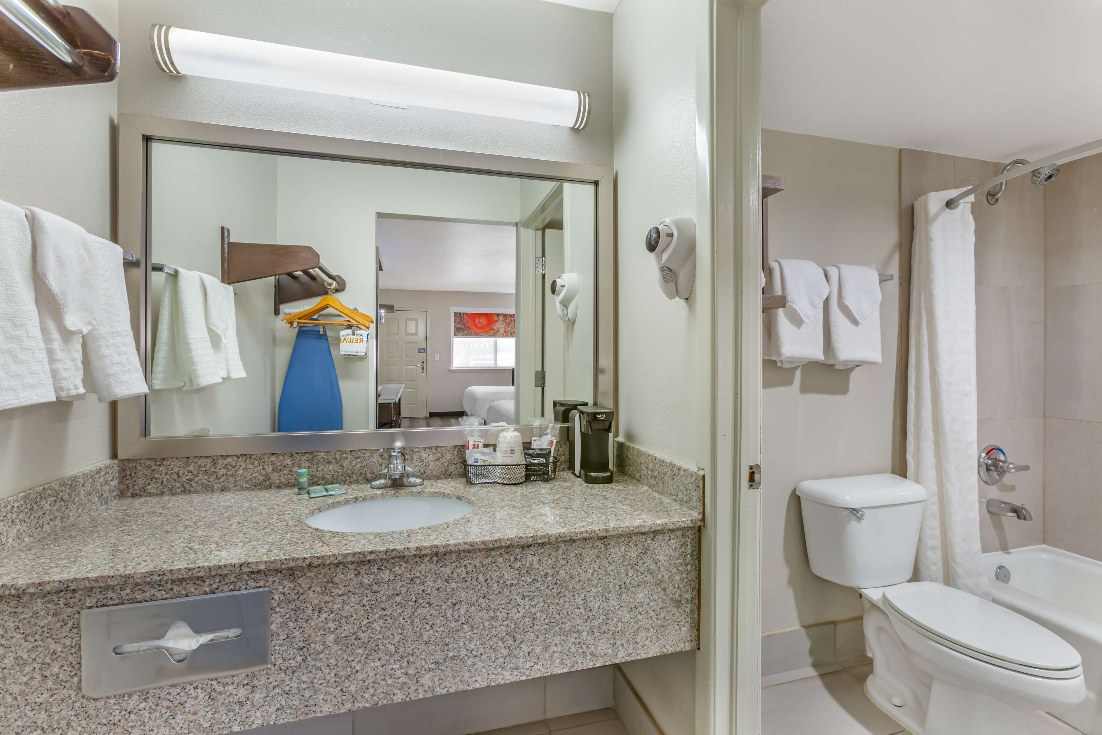 Photo - Best Western Sunland Park Inn