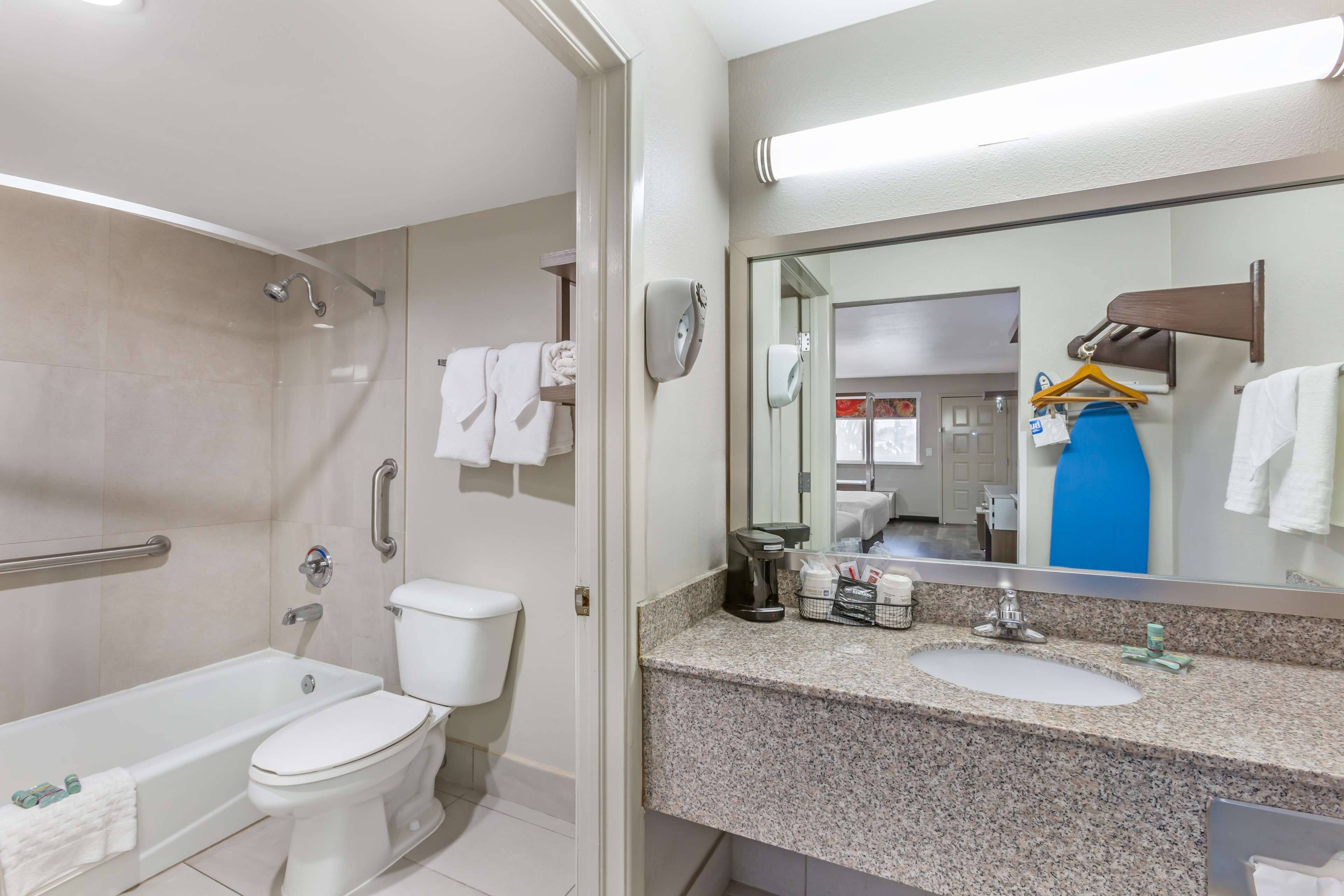 Photo - Best Western Sunland Park Inn