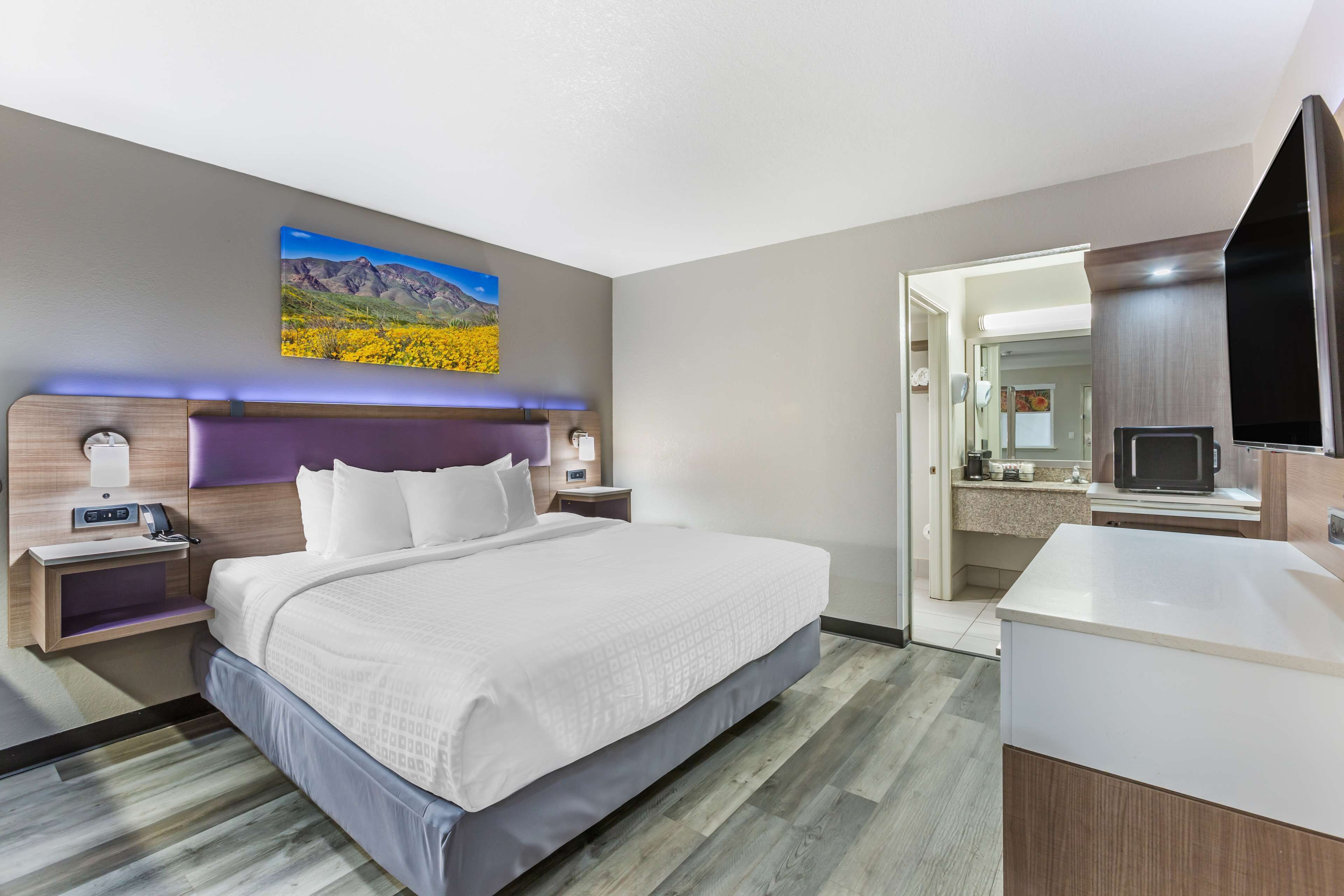 Photo - Best Western Sunland Park Inn