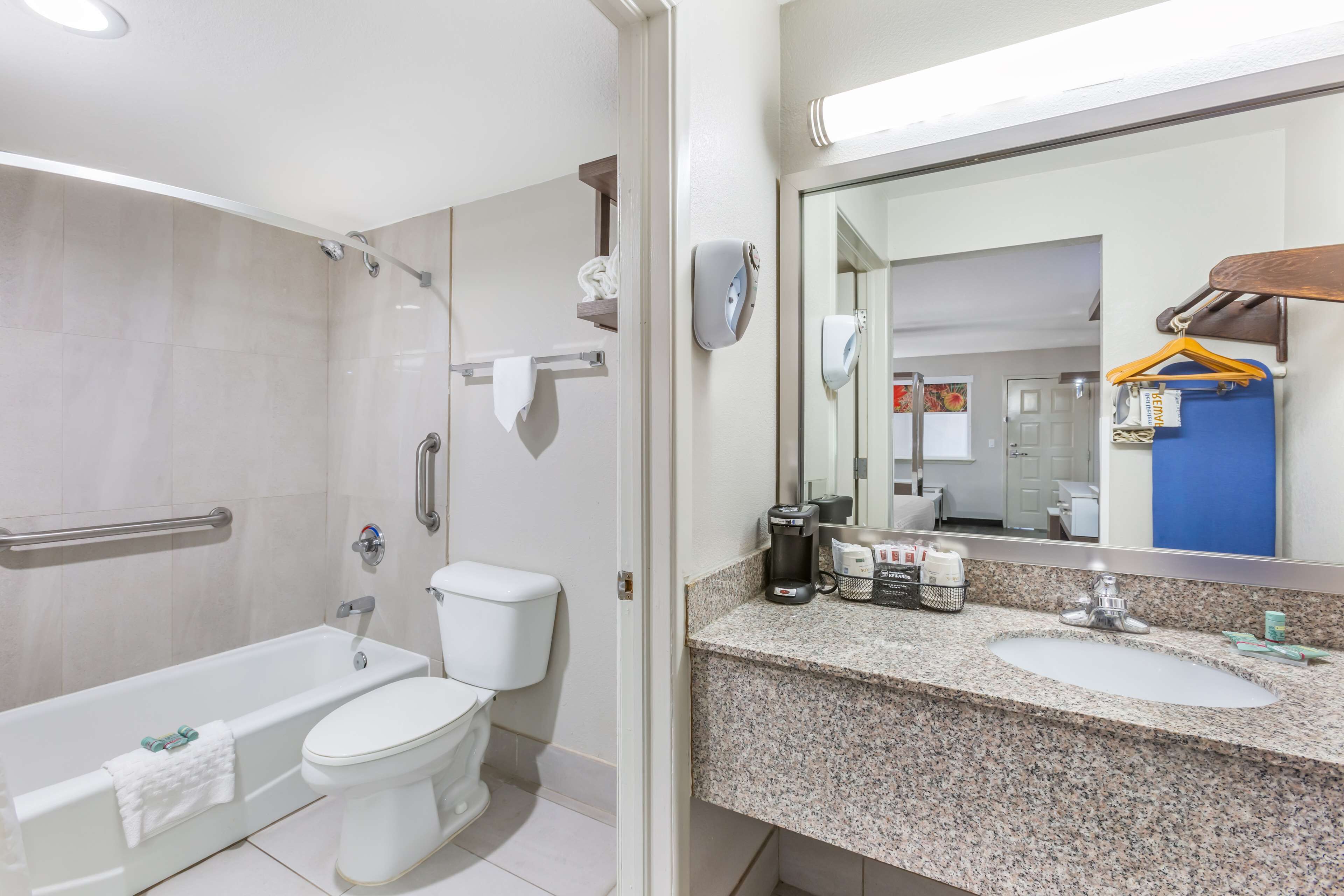 Photo - Best Western Sunland Park Inn