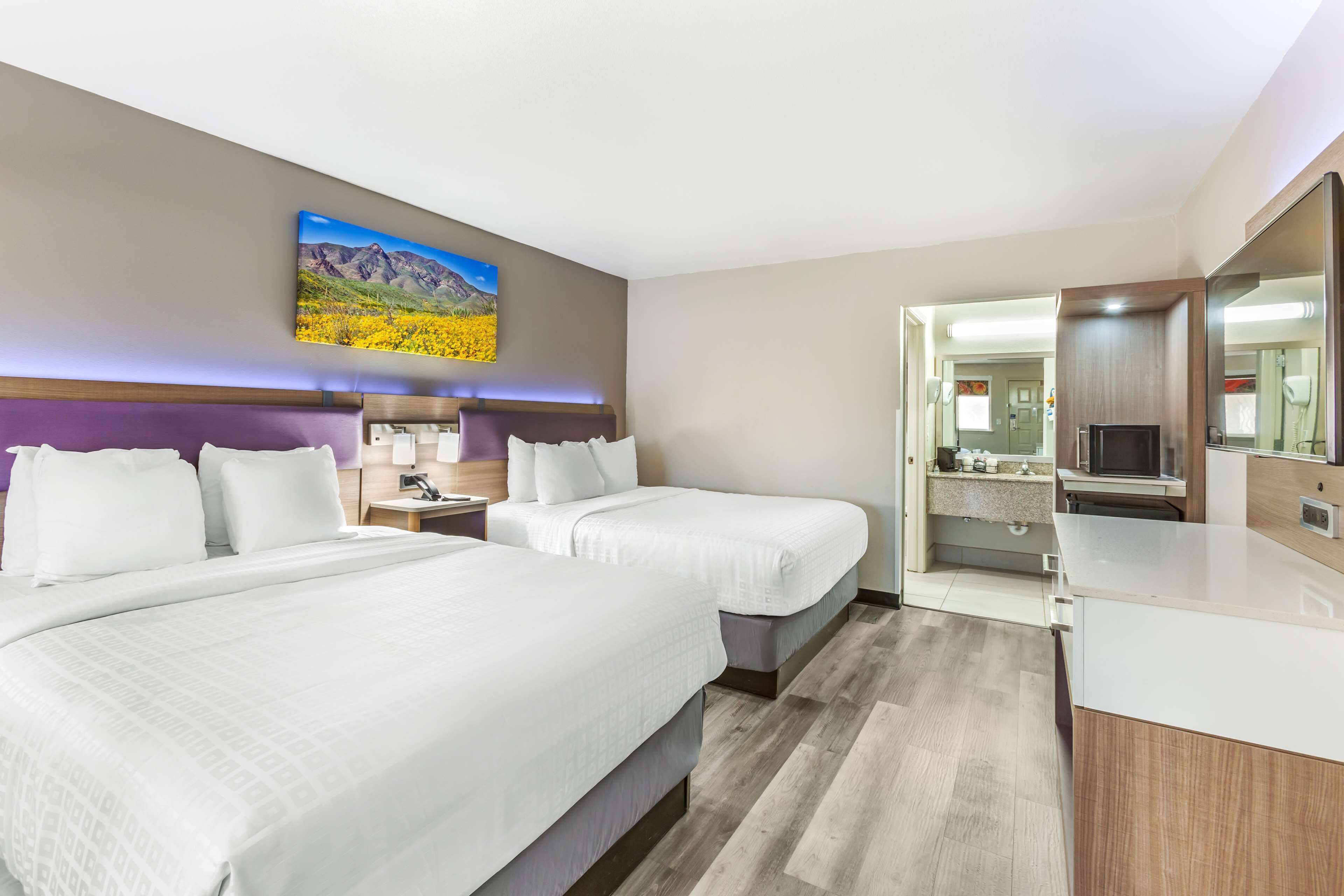 Photo - Best Western Sunland Park Inn