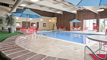 Indendørs pool