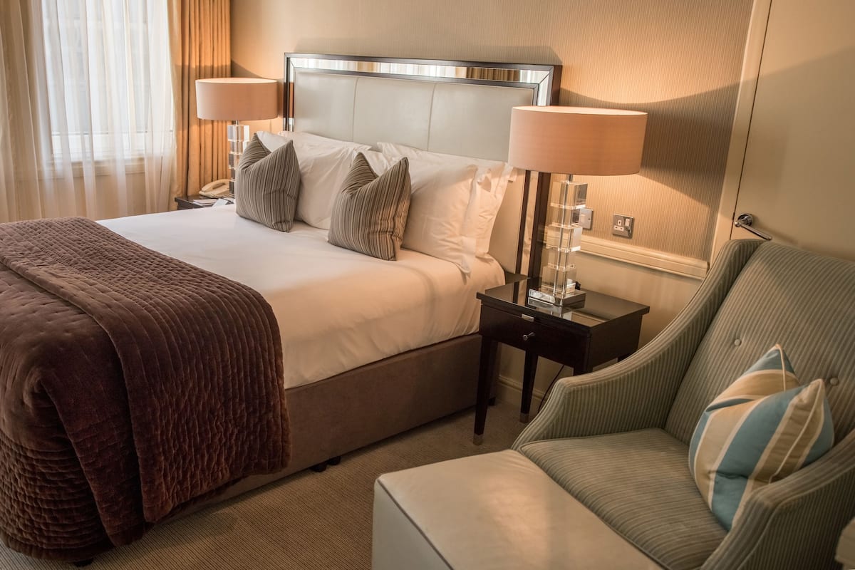 In-room safe, desk, iron/ironing board, free WiFi
