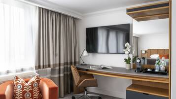 In-room safe, desk, iron/ironing board, free WiFi