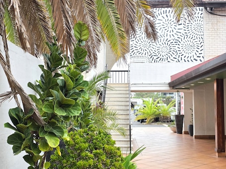 Exterior. El Toro Motel