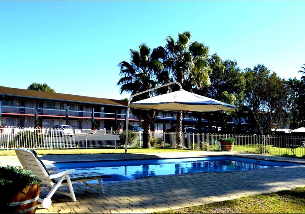 Wanderlight Motor Inn image