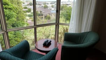 2 bedroom apartment Q3S | Iron/ironing board, free WiFi