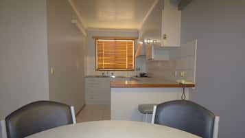 2 bedroom apartment Q3S | In-room dining